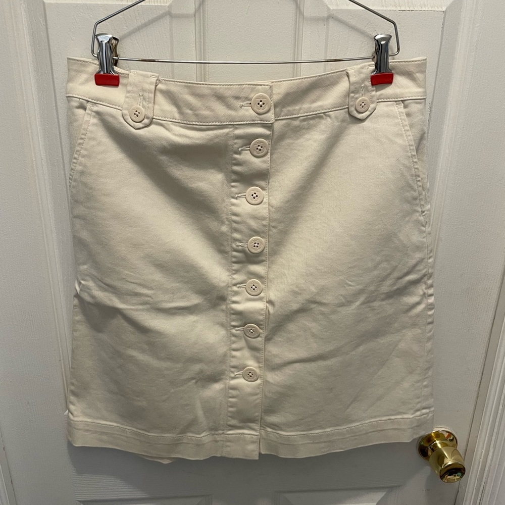 Never worn Talbots button skirt